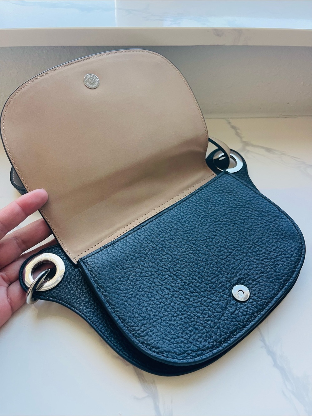Michael Kors Pebbled Leather Fanny pack / belt bag with Silver Rings - Picture 3 of 4